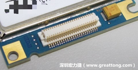 PCBA大講堂：板對(duì)板連接器下面裸銅設(shè)計(jì)，造成模組功能不良
