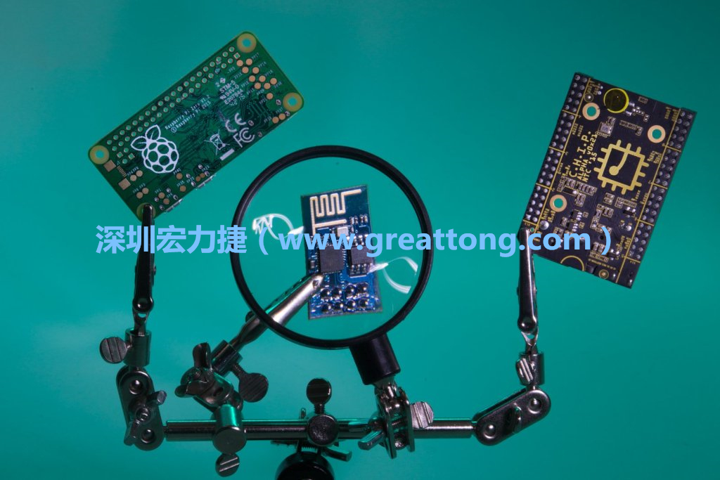 A Raspberry Pi Zero、ESP8266和CHIP。