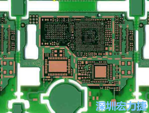 在產(chǎn)品極度要求小型化設(shè)計(jì)時(shí)，可利用HDI板材壓縮主板面積，同時(shí)具減輕重量優(yōu)點(diǎn)。