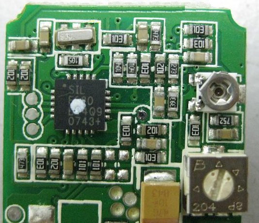 PCBA加工IC元件主要分為DIP及SMD兩大類，DIP 插件的IC，SMD (Surface Mount Device) 表面貼裝元件。