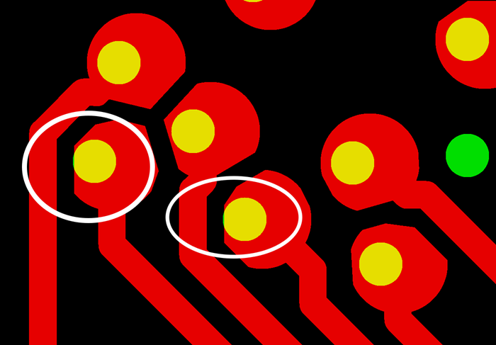 PCB生產(chǎn)會產(chǎn)生同一方向性的小小量偏移，焊盤被削的方向無規(guī)則，最惡劣的情況還會出現(xiàn)個別孔破焊環(huán)